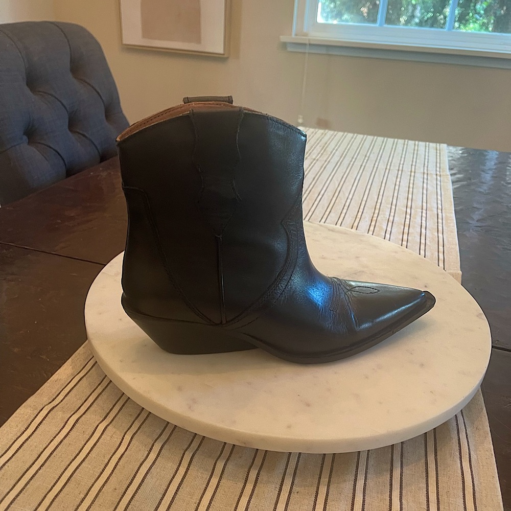 - Super cute Zara western boot in black leather! Only wore once. Size 39.